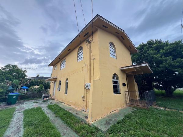 Silver Bluff Gardens, 2798 SW 33rd Ave, Miami, Florida 33133, image 3