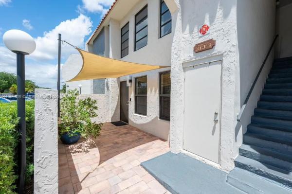 3133 Coral Hills Dr #9, Coral Springs, Florida 33065, image 1