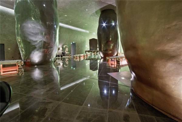 Icon Brickell Tower 1, 475 Brickell Ave #1612, Miami, Florida 33131, image 1