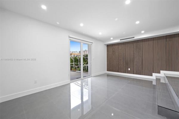 Shore Club, 3807 NE 166th St #2, North Miami Beach, Florida 33160, image 3