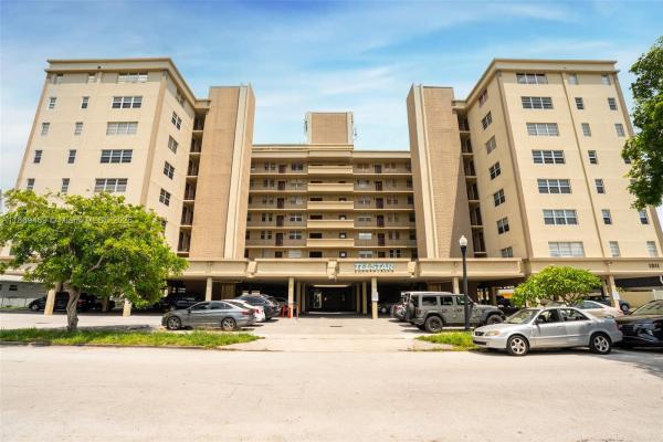 Telstar, 1811 Jefferson St #601, Hollywood, Florida 33020, image 1