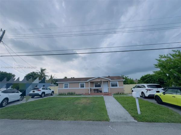 Silver Lake, 5721 SW 54th Ter, Davie, Florida 33314, image 2