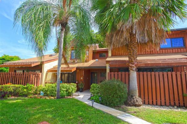 Sandpiper Woods, 469 SE 14th St, Dania Beach, Florida 33004, image 2