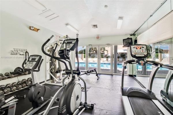 L'Etoile At Emerald Pointe, 3155 N 37th Ave, Hollywood, Florida 33021, image 3