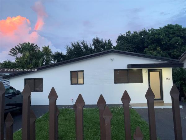 Hialeah Residential, 1971 W 2nd Ave, Hialeah, Florida 33010, image 2