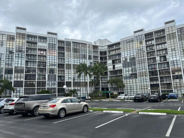 Oceanview Park, 800 Parkview Dr #406, Hallandale Beach, Florida 33009, image 1