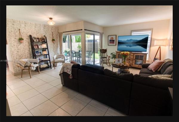 Woodgate East, 12732 SW 68th Ter, Kendale Lakes, Florida 33183, image 3