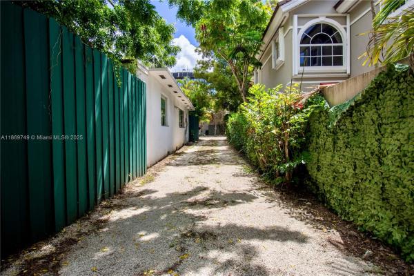 3164 Center St #2, Miami, Florida 33133, image 3