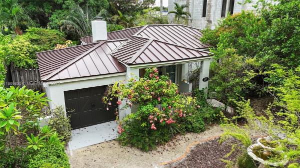 393 Minola Dr, Miami, Florida 33166, image 1