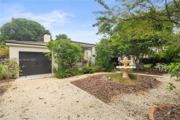 Country Club Estates, 393 Minola Dr, Miami Springs, Florida 33166, image 3