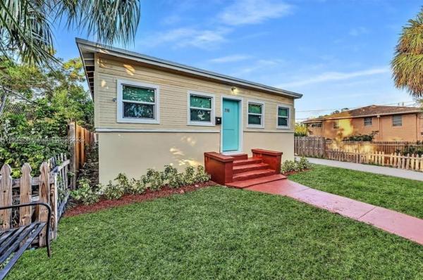Freshwater, 719 9th St, West Palm Beach, Florida 33401, image 1