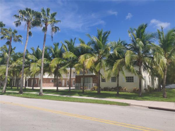 Sunrise Club, 100 N Sunrise Dr #28, Key Biscayne, Florida 33149, image 1
