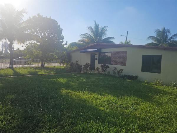 Sierra Mirada, 500 NW 199th St, Miami Gardens, Florida 33169, image 2