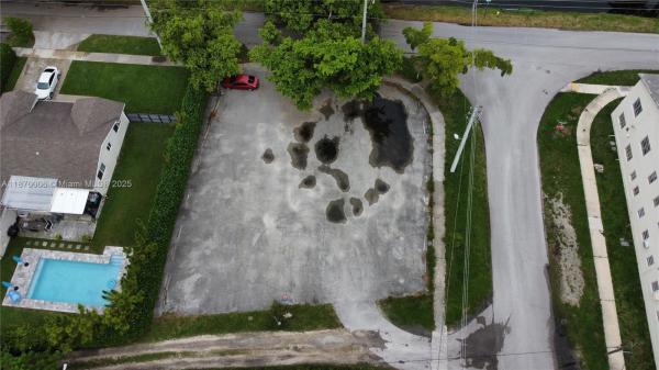 425 Esplanade Dr, Miami Springs, Florida 33166, image 2