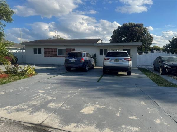2520 NW 166th St, Unincorporated Dade County, Florida 33054, image 1