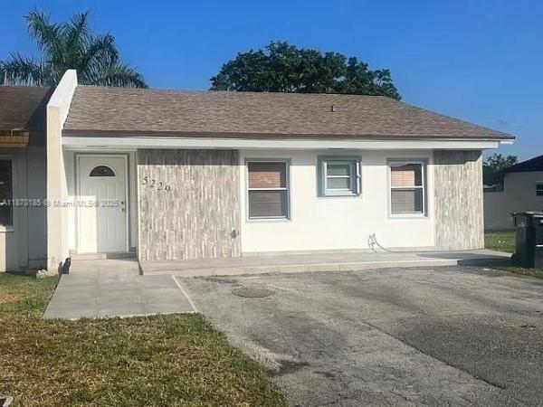 5229 SW 140th Pl, Unincorporated Dade County, Florida 33175, image 1