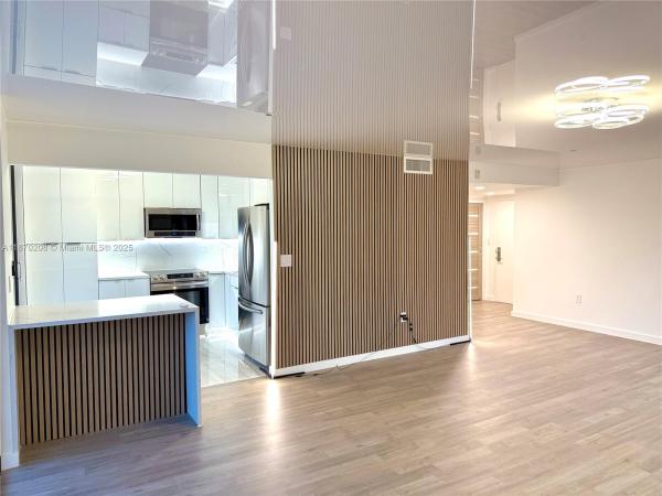 Cedar Glenn, 671 NE 195th St #220E, Ives Estates, Florida 33179, image 2