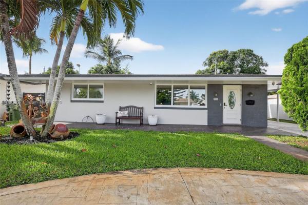 Boulevard Heights, 8210 NW 10th St, Pembroke Pines, Florida 33024, image 1
