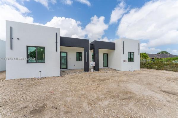 12381 SW 220 St, Unincorporated Dade County, Florida 33170, image 1