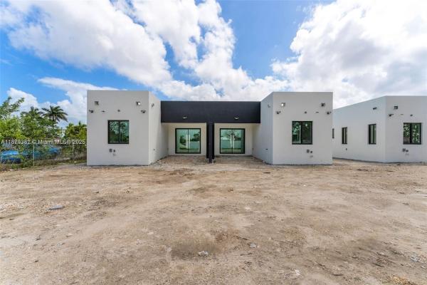 12383 SW 220th St, Unincorporated Dade County, Florida 33170, image 1