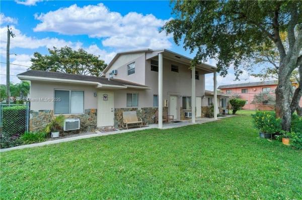 7391 NW 37th St 1-4 ##1-4, Hollywood, Florida 33024, image 1