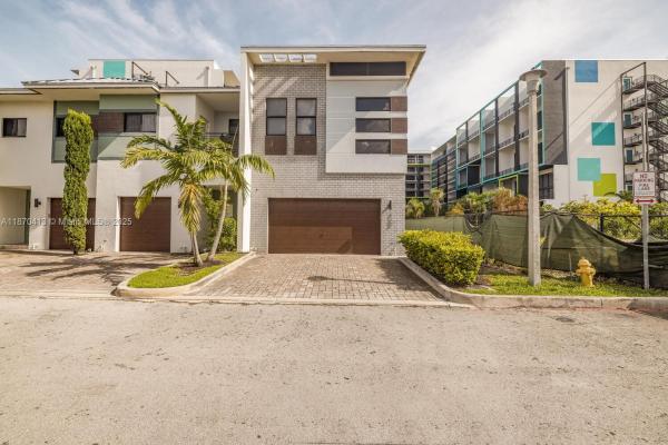 Strata At Plantation, 4369 NW 9th St, Plantation, Florida 33317, image 1