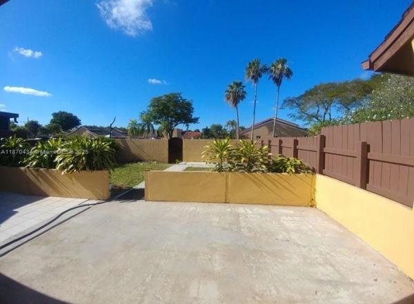 Walden Pond, 14803 SW 84th Ter, Kendall West, Florida 33193, image 3