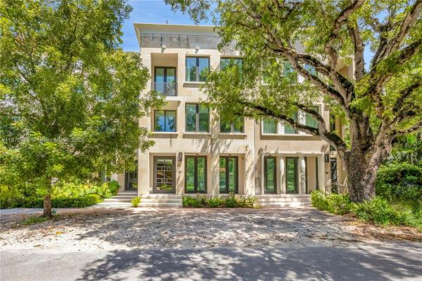 Almeria Square, 617 Almeria Ave, Coral Gables, Florida 33134, image 1