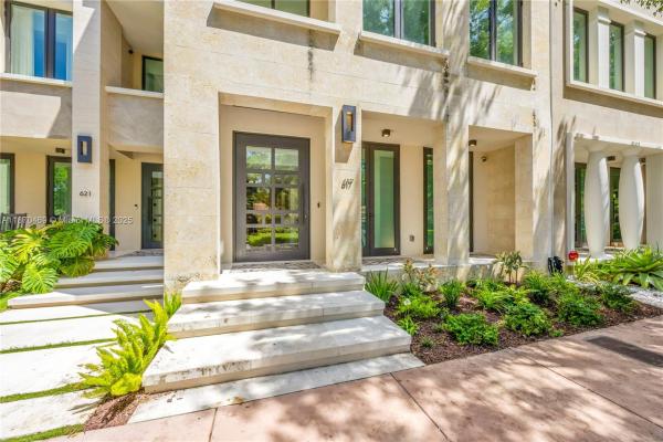 Almeria Square, 617 Almeria Ave, Coral Gables, Florida 33134, image 3
