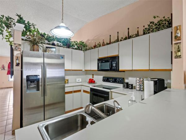 Gardens Of El Jardin, 10211 NW 128th Ter, Hialeah Gardens, Florida 33018, image 3