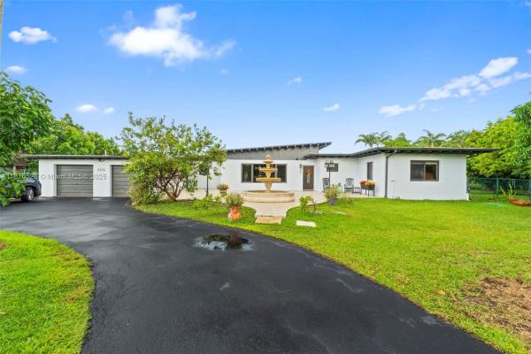 6539 SW 84th Ave, Unincorporated Dade County, Florida 33143, image 1