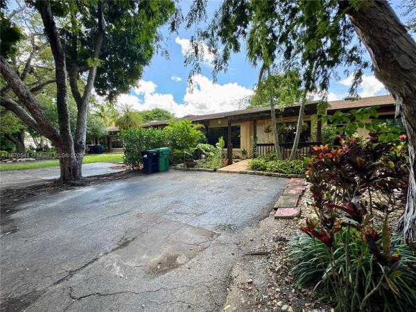 Cindis Place, 13527 SW 101st Ln, The Crossings, Florida 33186, image 2