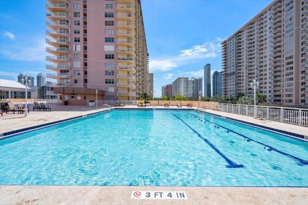 Winston Towers 200, 251 174th St #1605, Sunny Isles Beach, Florida 33160, image 3