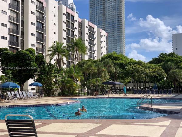 Plaza Of The Americas, 17021 N Bay Rd #1025, Sunny Isles Beach, Florida 33160, image 2