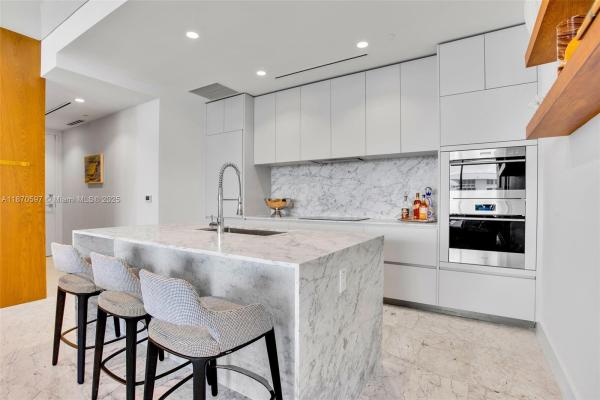 Oceancodo, 5775 Collins Ave 1105, Miami Beach, Florida 33140, image 1