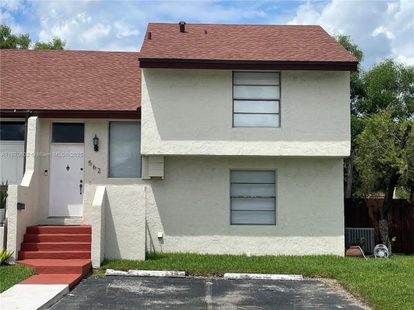 562 NW 98th Ct 562, Miami, Florida 33172, image 1
