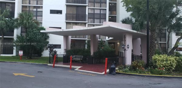 Plaza Of The Americas, 17011 N Bay Rd #306, Sunny Isles Beach, Florida 33160, image 1