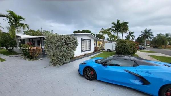 Atlantic Shores Dixie Highway, 821 NE 6th St #1, Hallandale Beach, Florida 33009, image 1