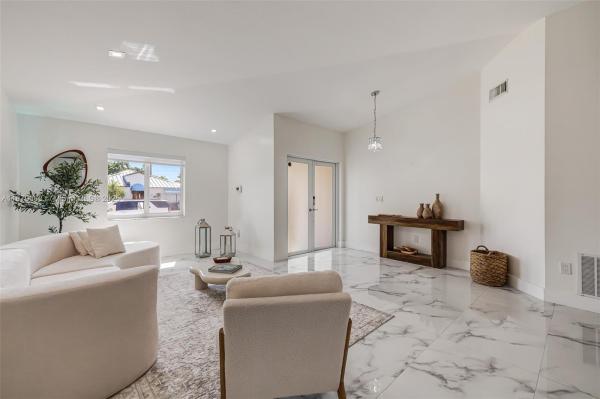 Maralex Homes, 17132 SW 142nd Ct, Richmond West, Florida 33177, image 3