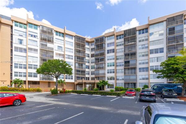 The Elm, 1000 Saint Charles Pl #319, Pembroke Pines, Florida 33026, image 1