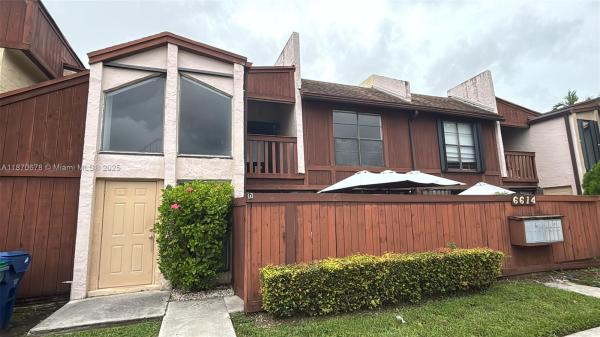 6614 SW 114th Pl #C-71, Unincorporated Dade County, Florida 33173, image 1