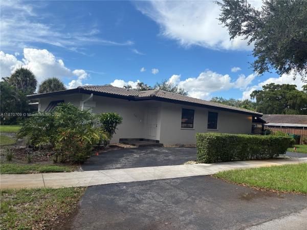 15461 Turnbull Dr #15461, Miami Lakes, Florida 33014, image 1