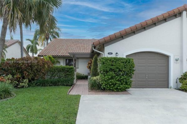 Kings Court West, 11362 SW 87th Ter, Kendall, Florida 33173, image 3