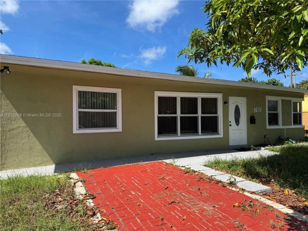 Cresthaven, 1611 NE 32nd Pl, Pompano Beach, Florida 33064, image 1