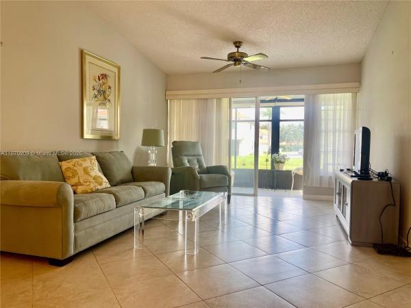 Parklane At Whisper Walk, 8633 Sunbird Pl, Boca Raton, Florida 33496, image 2