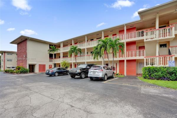 Lake Park Gardens, 4731 NW 10th Ct #314, Plantation, Florida 33313, image 1