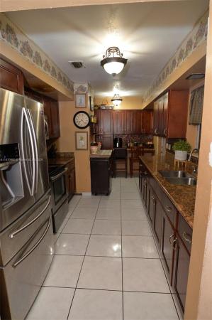 Highland Manor, 17940 NE 6th Ct, North Miami Beach, Florida 33162, image 3