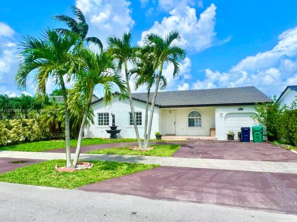 17803 SW 152nd Pl, Unincorporated Dade County, Florida 33187, image 1