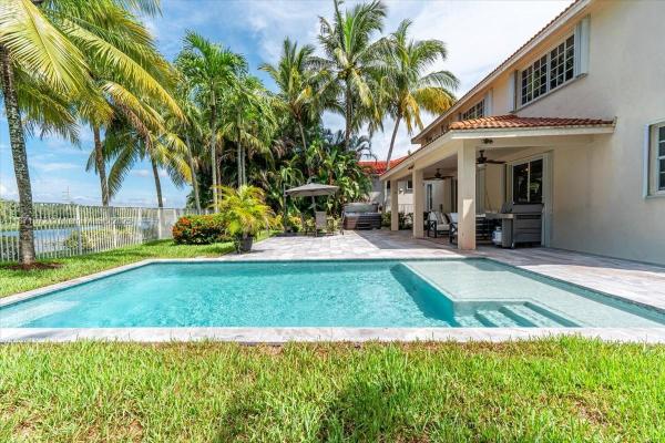 Hunters Pointe, 2547 Hunters Run Way, Weston, Florida 33327, image 1