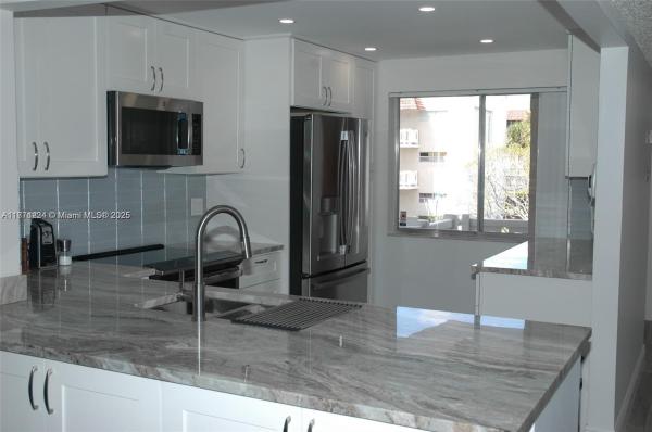Las Vistas In Inverrary, 3571 Inverrary Dr #201, Lauderhill, Florida 33319, image 1